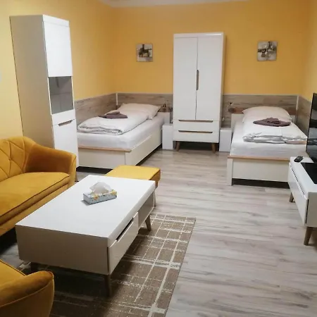 West Apartmán